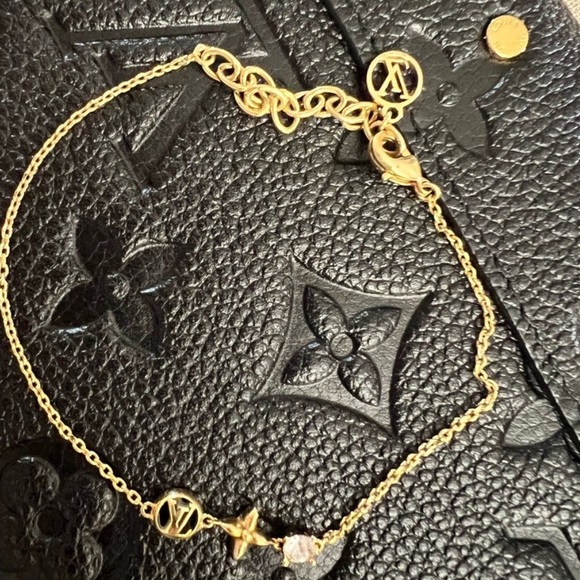 Louis Vuitton Petit Louis Bracelet - Picture 2 of 7